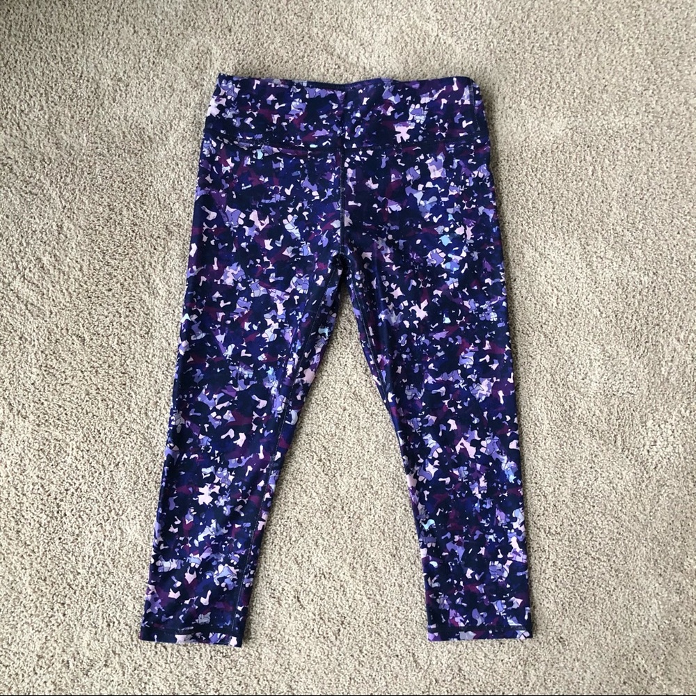 Fabletics Cropped Leggings - Small - image 1